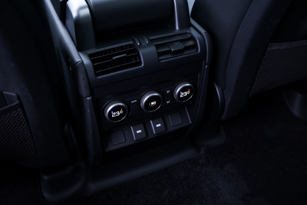 Used Land Rover Defender 110 2024 for sale - 76172536: Photo 16