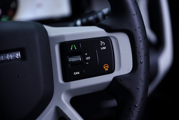 Used Land Rover Defender 2023 for sale - 76172536: Photo 19
