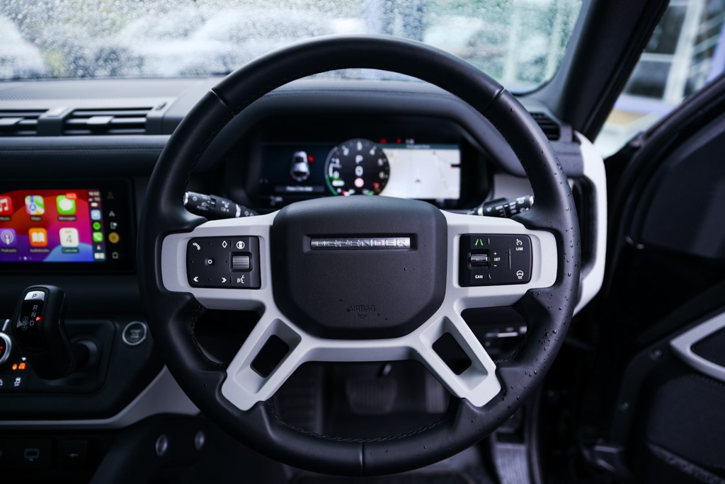 Used Land Rover Defender 110 2024 for sale - 76172536: Photo 24