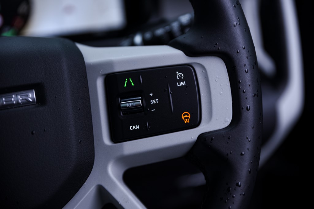 Used Land Rover Defender 110 2024 for sale - 76172536: Photo 25