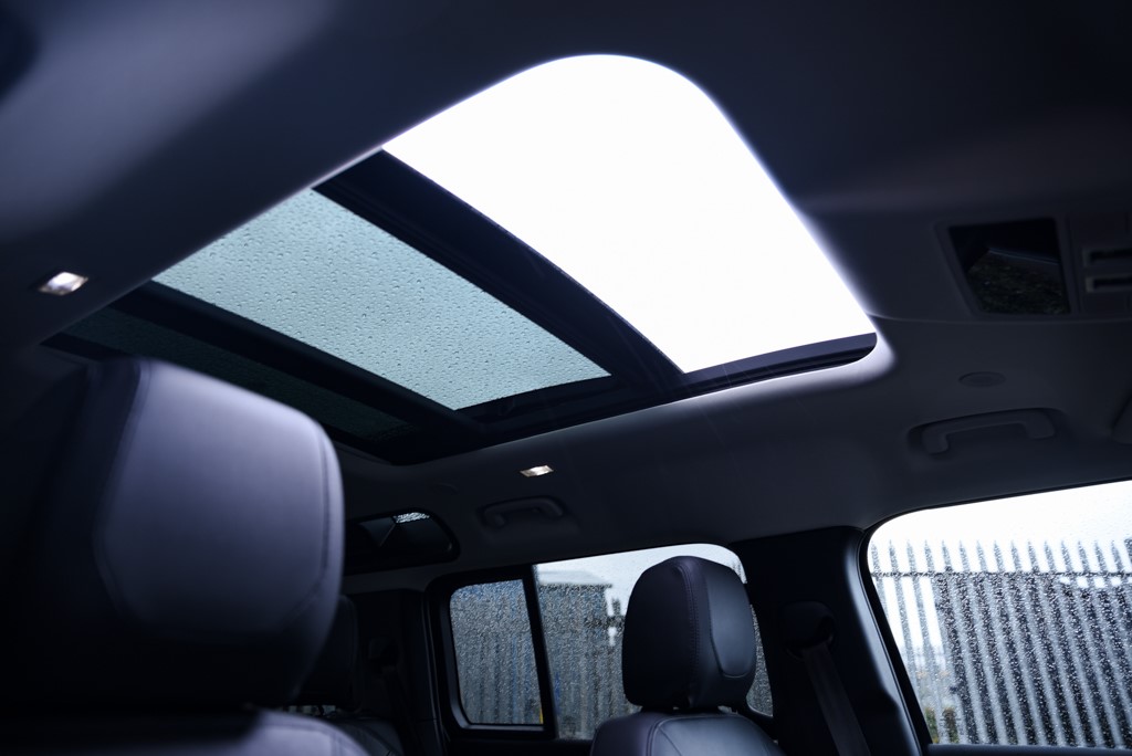 Used Land Rover Defender 110 2024 for sale - 76172536: Photo 4