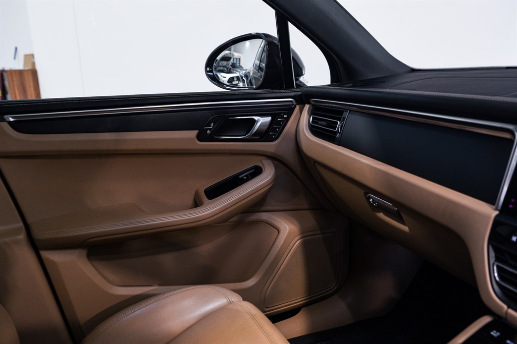 Used Porsche Macan 2023 for sale - 77248272: Photo 22