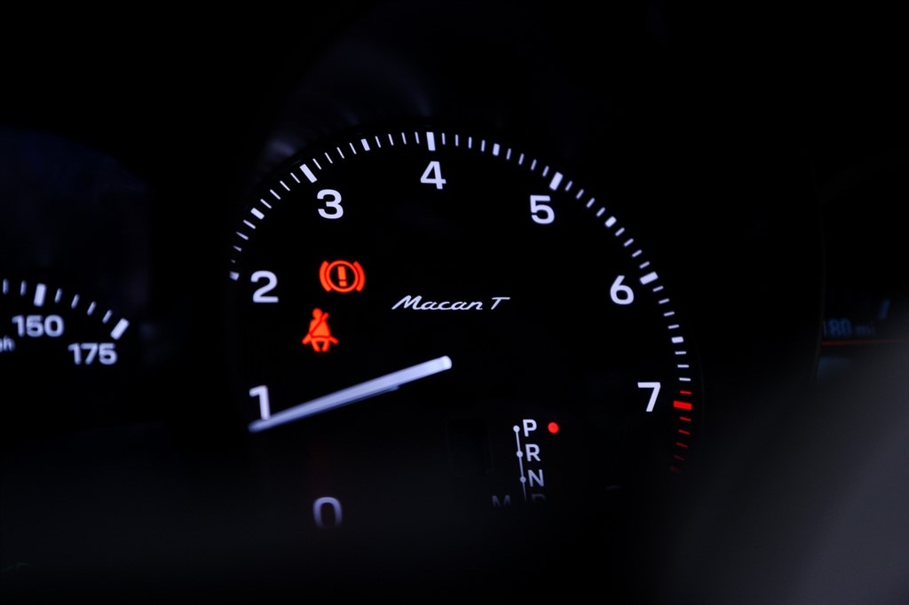 Used Porsche Macan 2023 for sale - 77248272: Photo 38