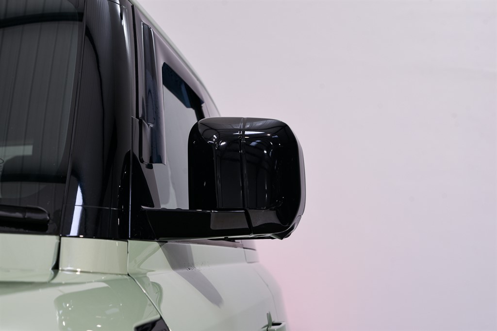 Used Land Rover Defender 2023 for sale - 77848371: Photo 10