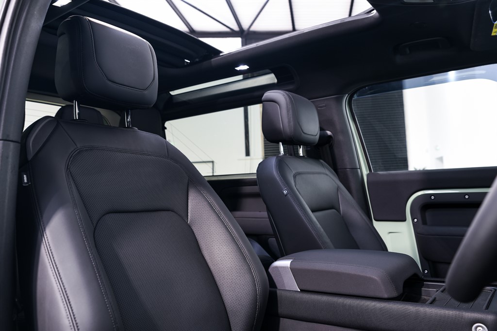 Used Land Rover Defender 2023 for sale - 77848371: Photo 16