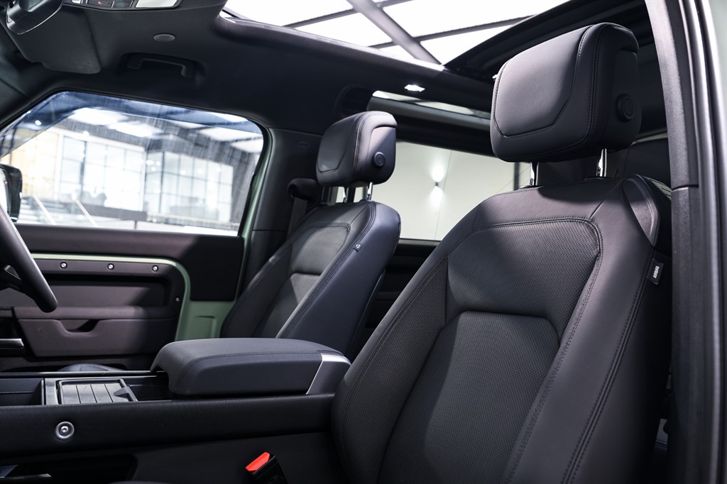 Used Land Rover Defender 2023 for sale - 77848371: Photo 18