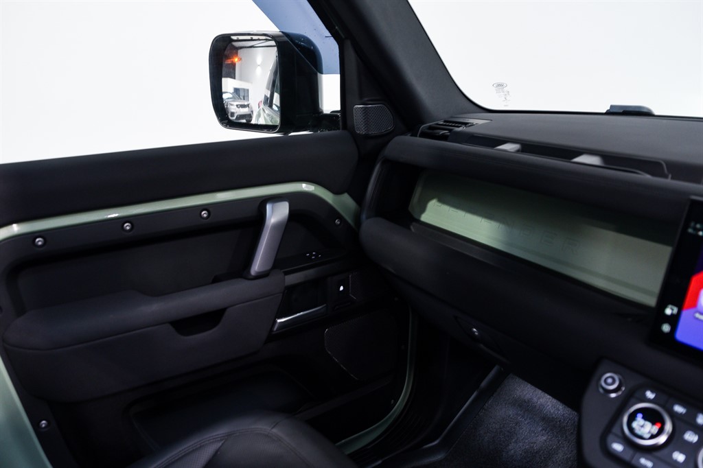 Used Land Rover Defender 2023 for sale - 77848371: Photo 22