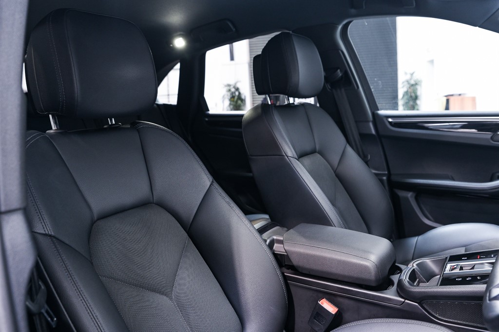 Used Porsche Macan 2023 for sale - 77634841: Photo 11