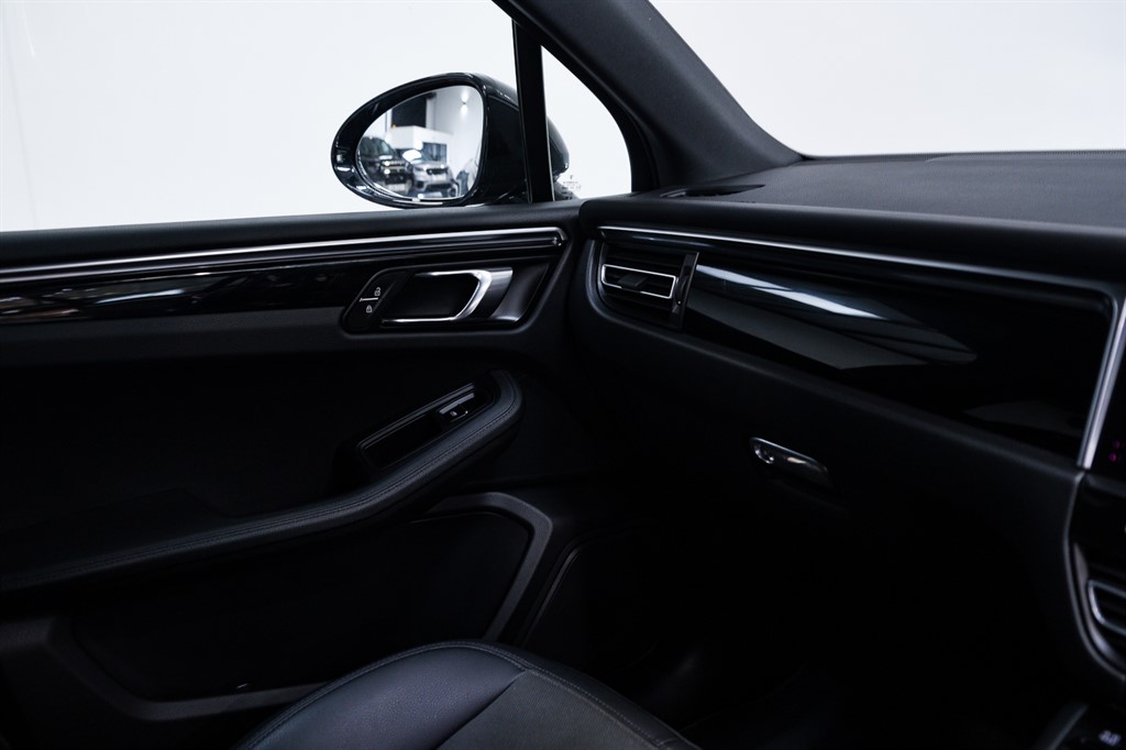 Used Porsche Macan 2023 for sale - 77634841: Photo 17