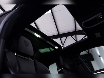 Used Porsche Cayenne 2018 for sale - 77619545: Photo