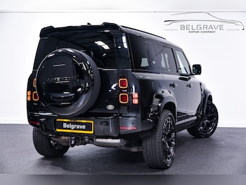 Used Land Rover Defender 110 2023 for sale - 79603762: Photo