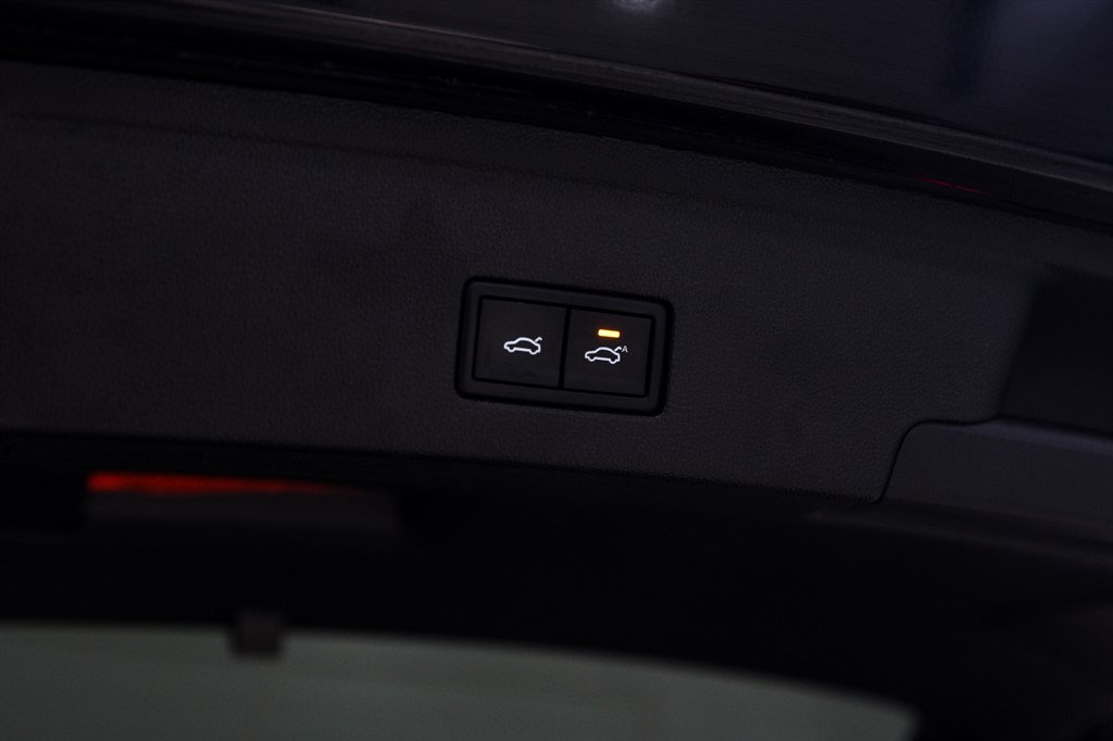 Used Volkswagen Touareg 2023 for sale - 77600732: Photo 44