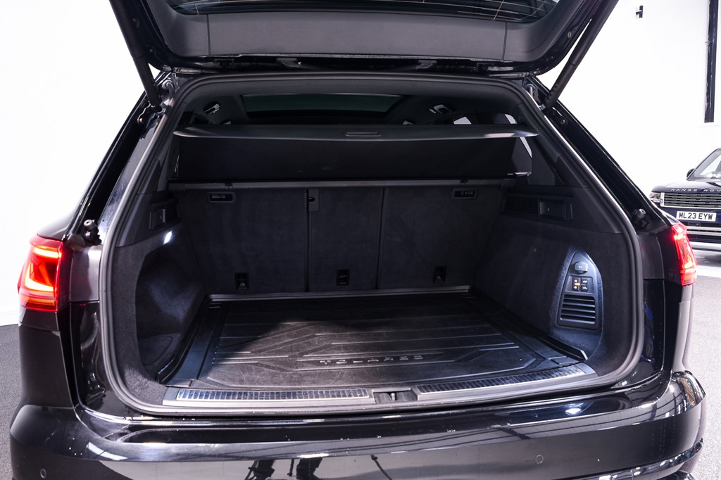 Used Volkswagen Touareg 2023 for sale - 77600732: Photo 45