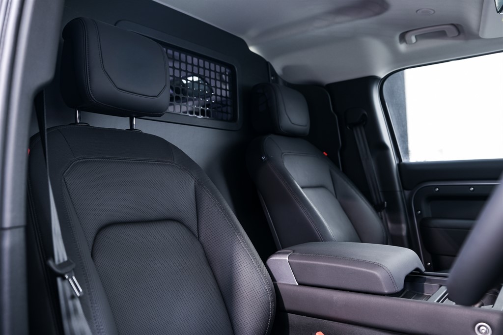 Used Land Rover Defender 2023 for sale - 77619519: Photo 10