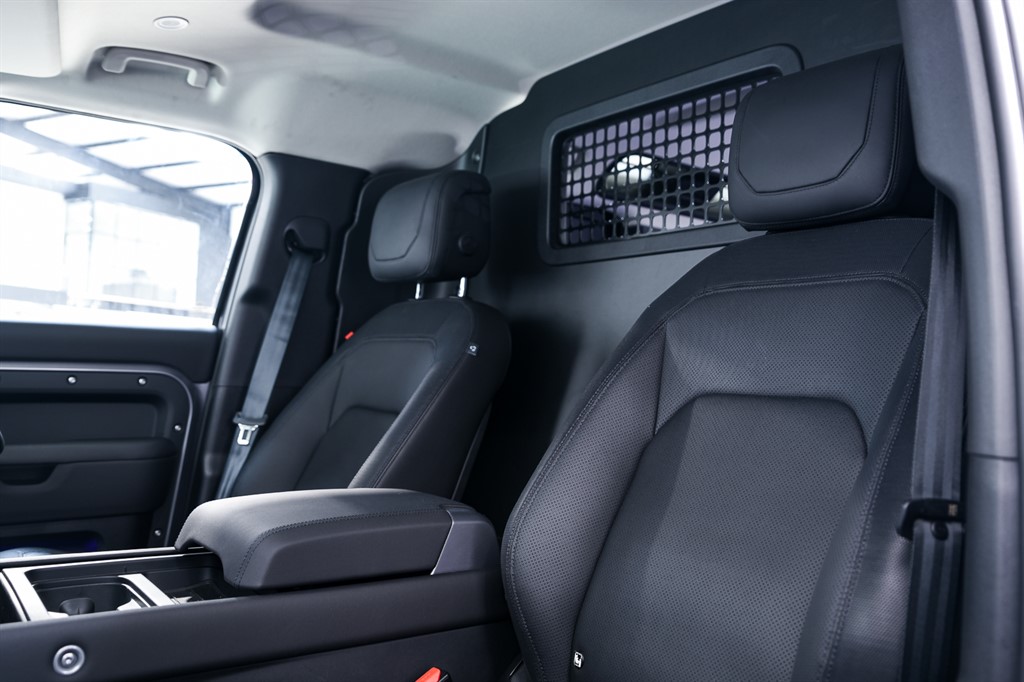 Used Land Rover Defender 2023 for sale - 77619519: Photo 12