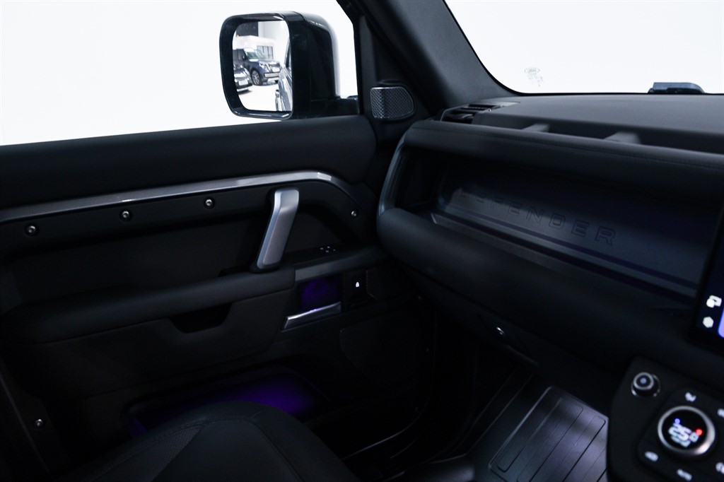 Used Land Rover Defender 2023 for sale - 77619519: Photo 13