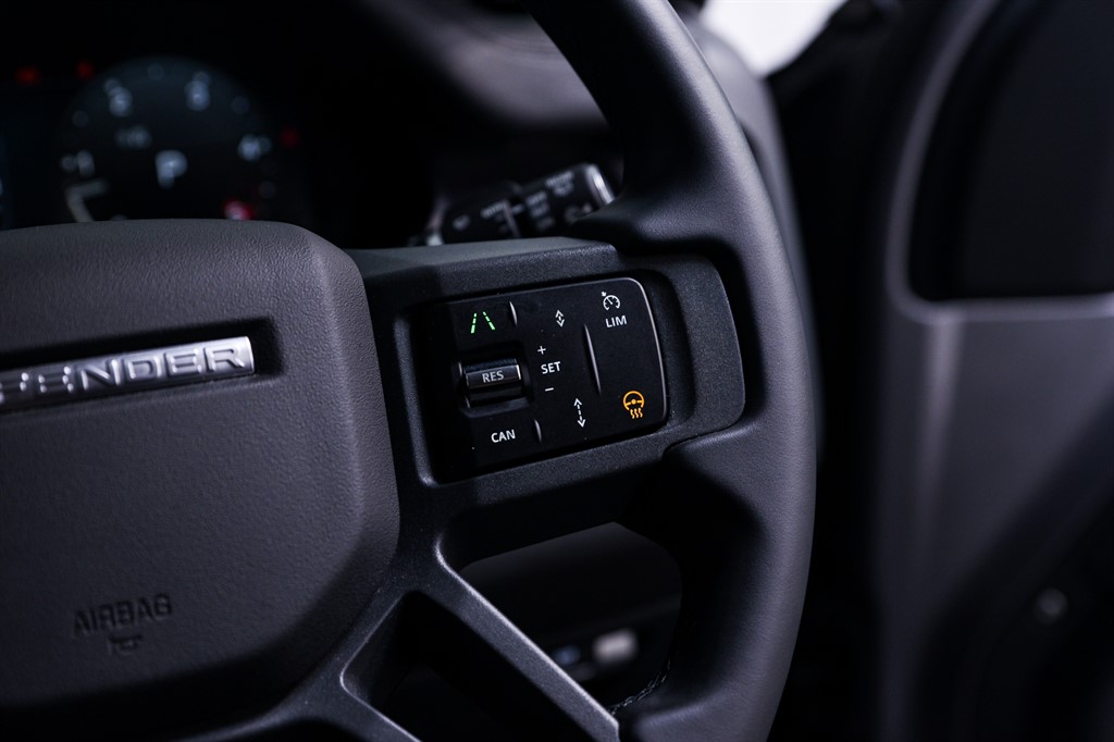 Used Land Rover Defender 2023 for sale - 77619519: Photo 17