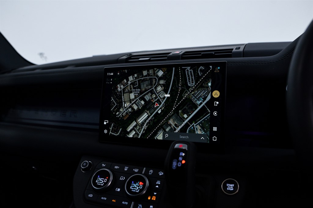 Used Land Rover Defender 2023 for sale - 77619519: Photo 21