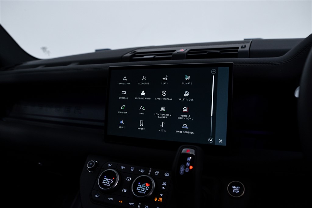 Used Land Rover Defender 2023 for sale - 77619519: Photo 23