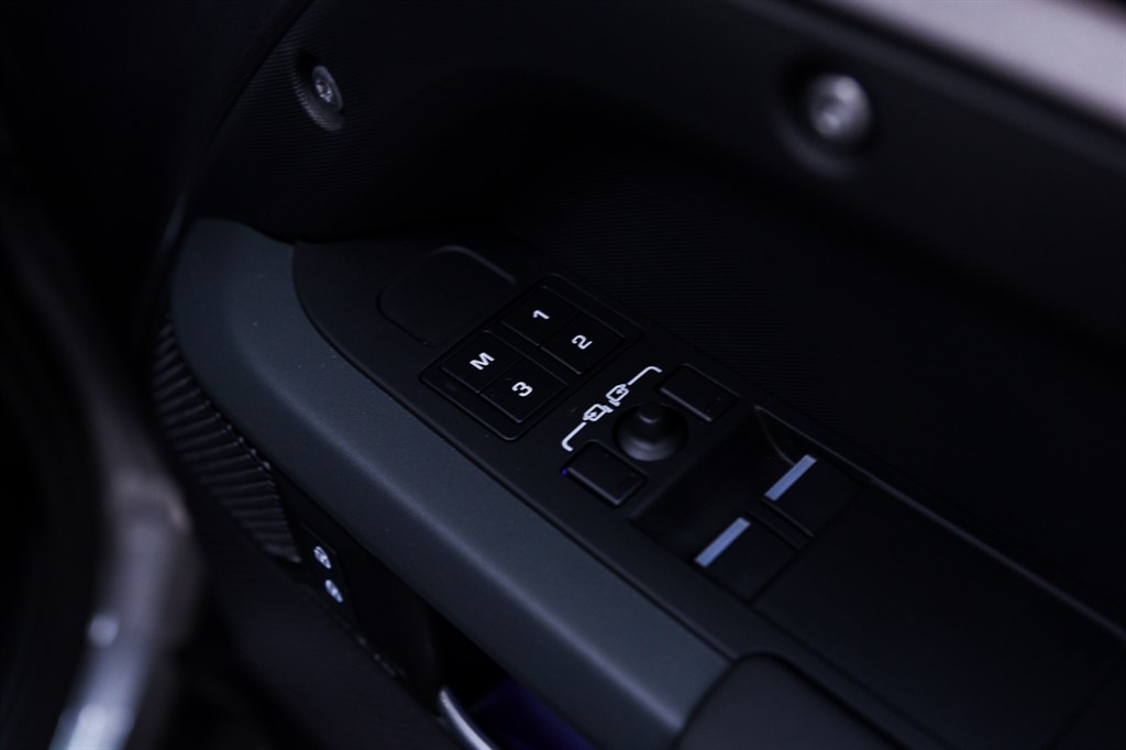 Used Land Rover Defender 2023 for sale - 77619519: Photo 31