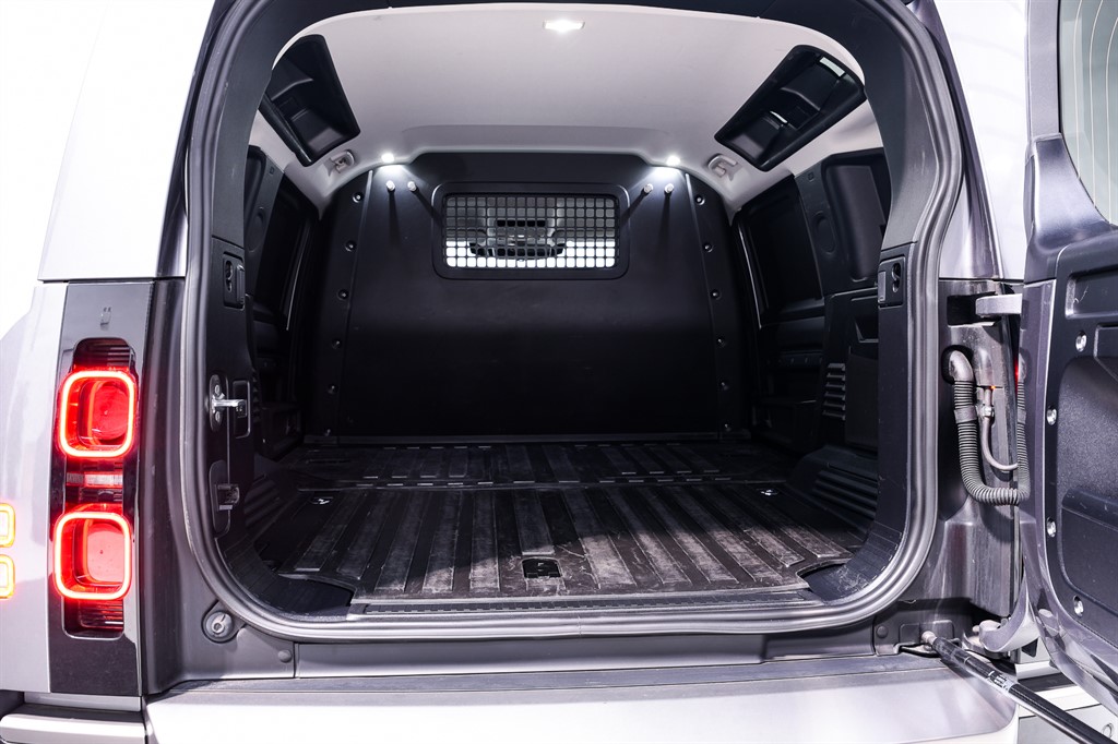 Used Land Rover Defender 2023 for sale - 77619519: Photo 33