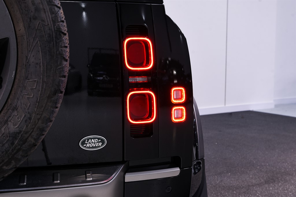 Used Land Rover Defender 2023 for sale - 77134206: Photo 12