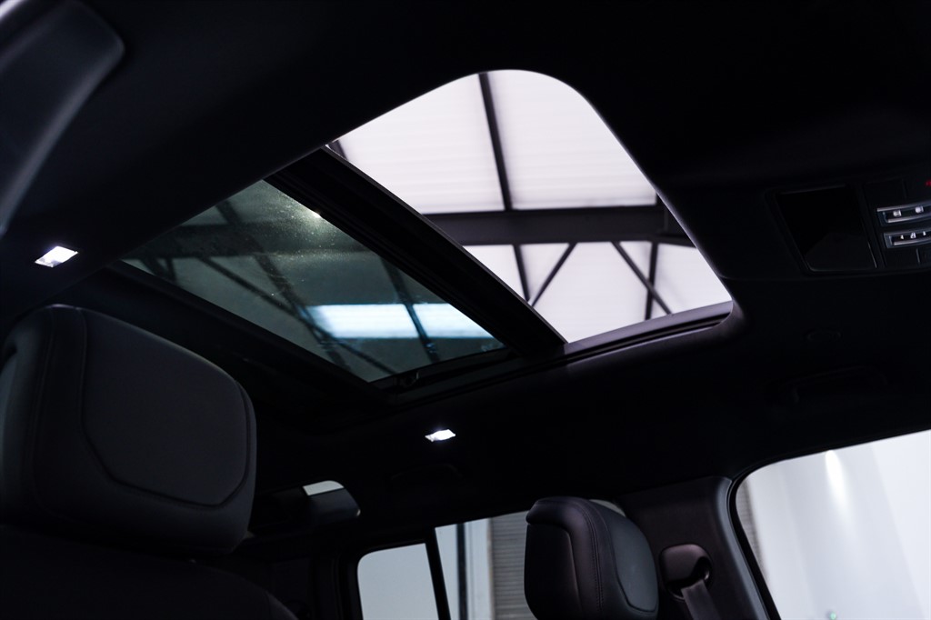 Used Land Rover Defender 2023 for sale - 77134206: Photo 4