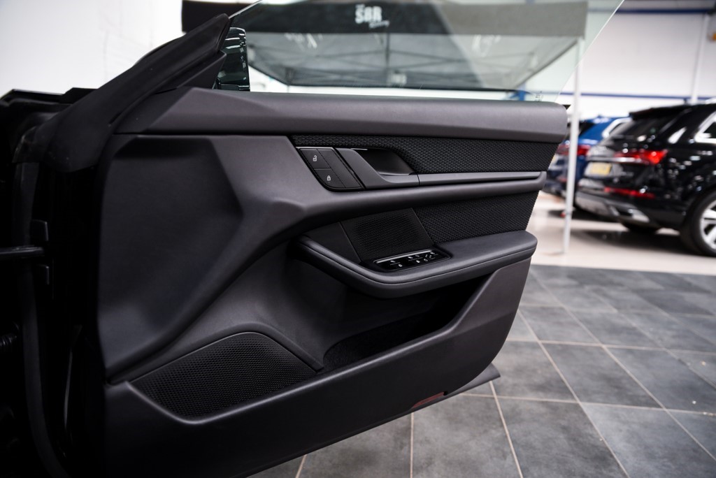 Used Porsche Taycan 2022 for sale - 77093028: Photo 32