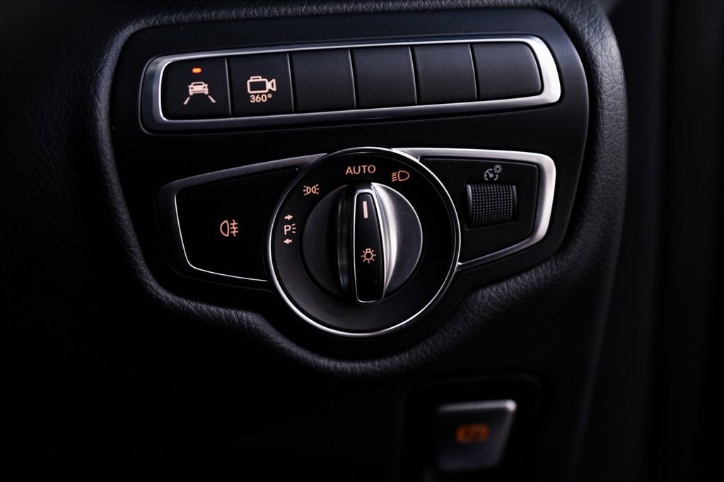 Used Mercedes-Benz V-Class 2024 for sale - 78042420: Photo 33