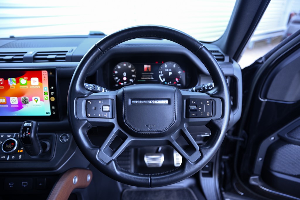 Used Land Rover Defender 90 2023 for sale - 76373059: Photo 17