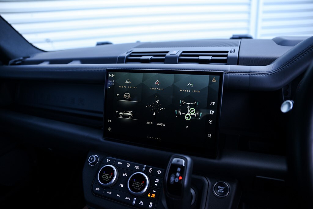 Used Land Rover Defender 90 2023 for sale - 76373059: Photo 43