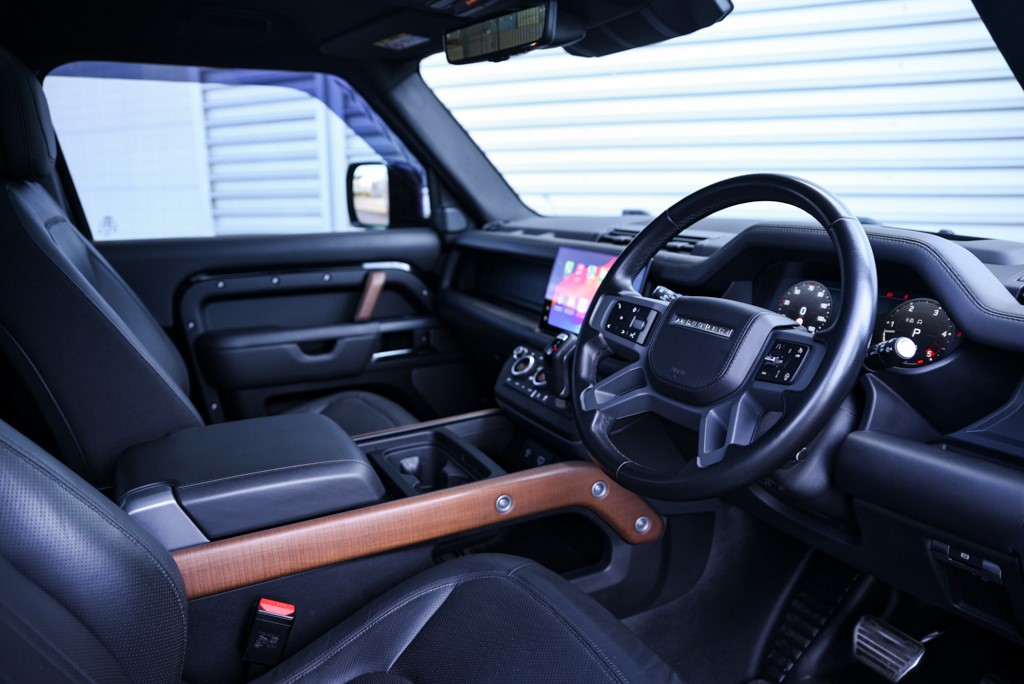 Used Land Rover Defender 90 2023 for sale - 76373059: Photo 9