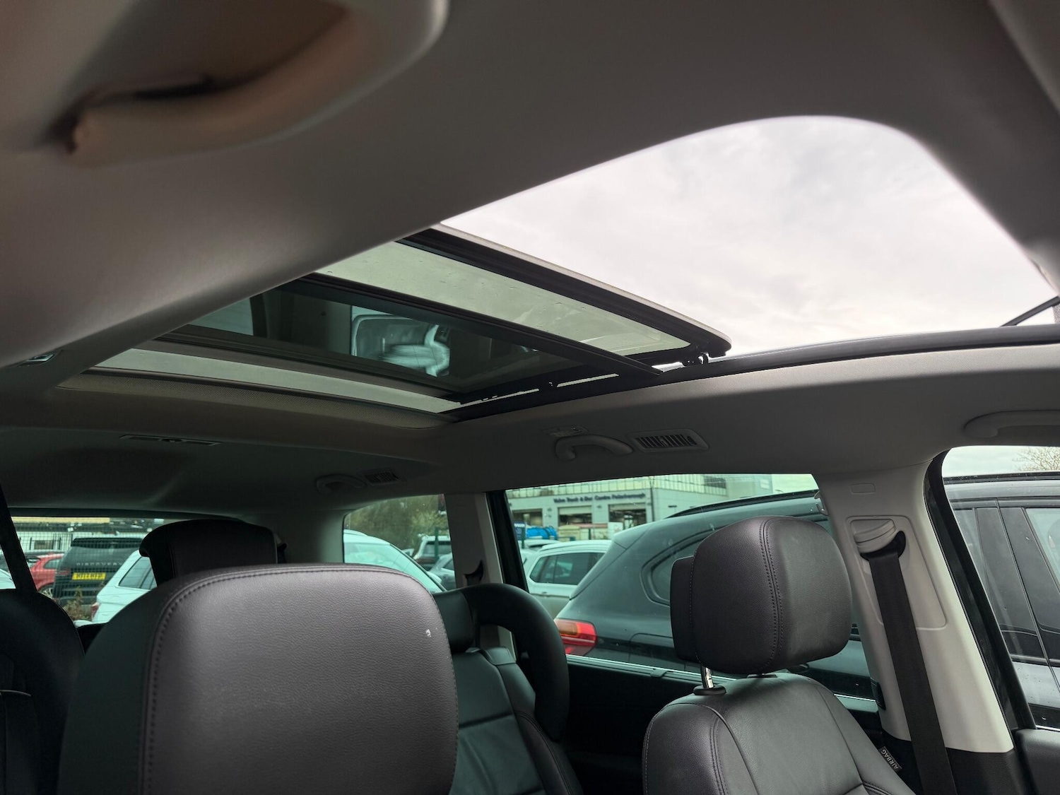 Used Volkswagen Sharan 2017 for sale - 76702084: Photo 10