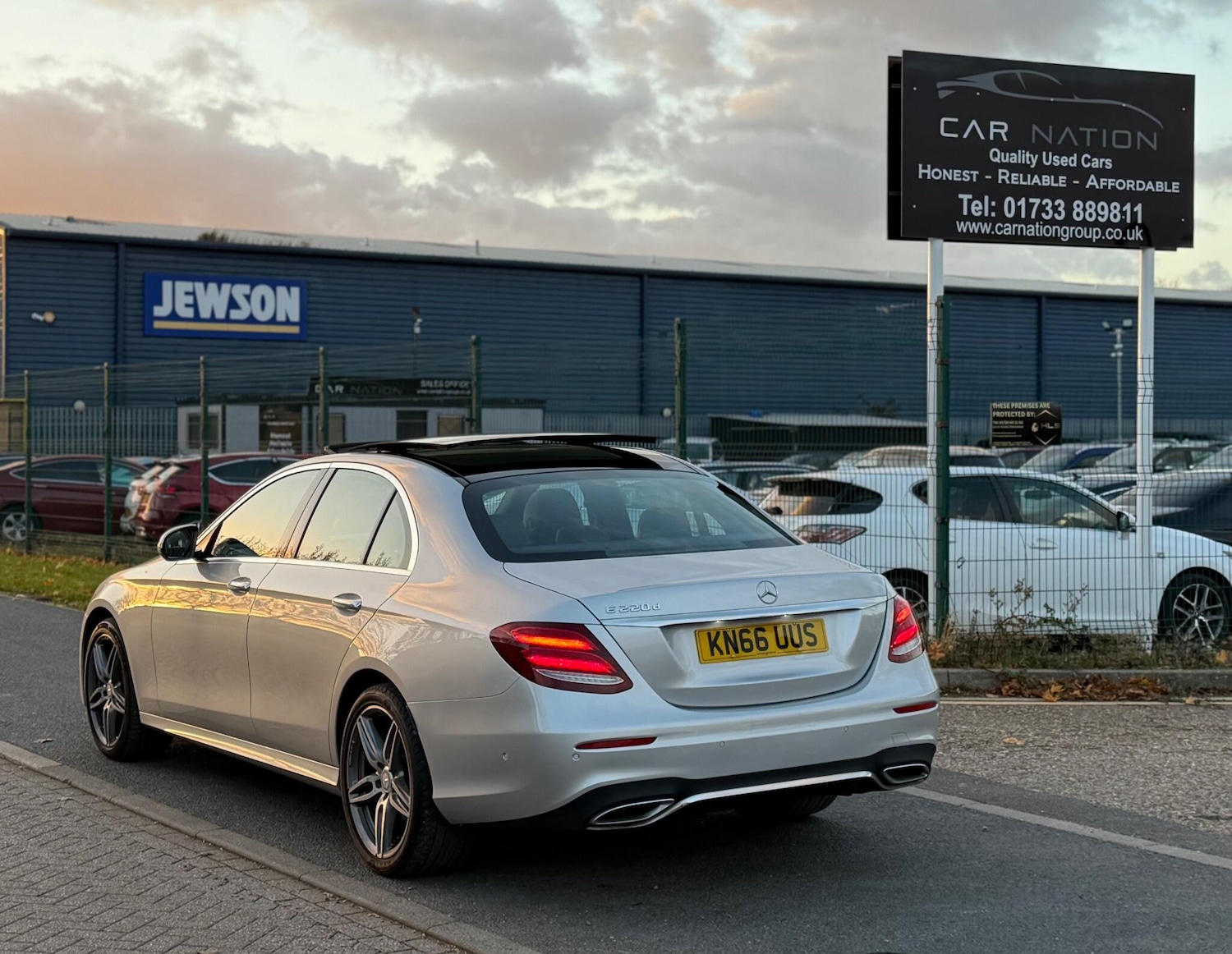 Used Mercedes-Benz E Class 2016 for sale - 76389280: Photo 4