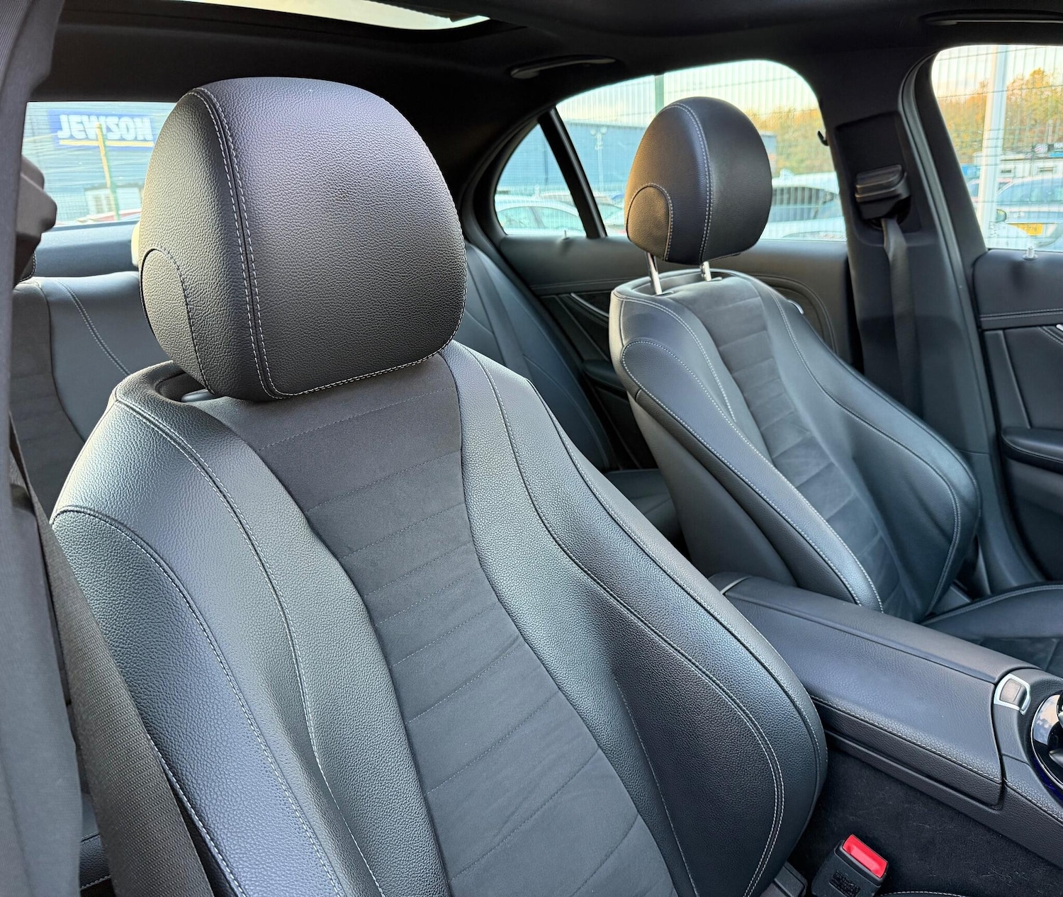 Used Mercedes-Benz E Class 2016 for sale - 76389280: Photo 9