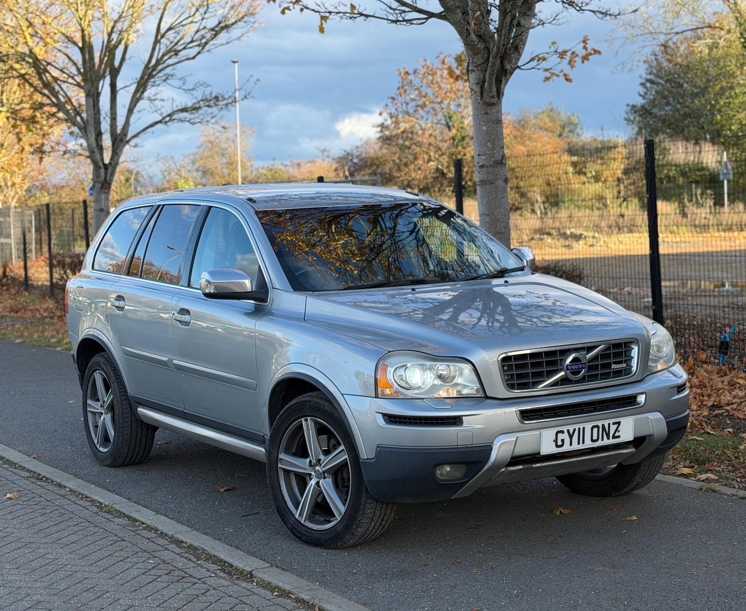 Used Volvo XC90 2011 for sale - 76377529: Photo 1