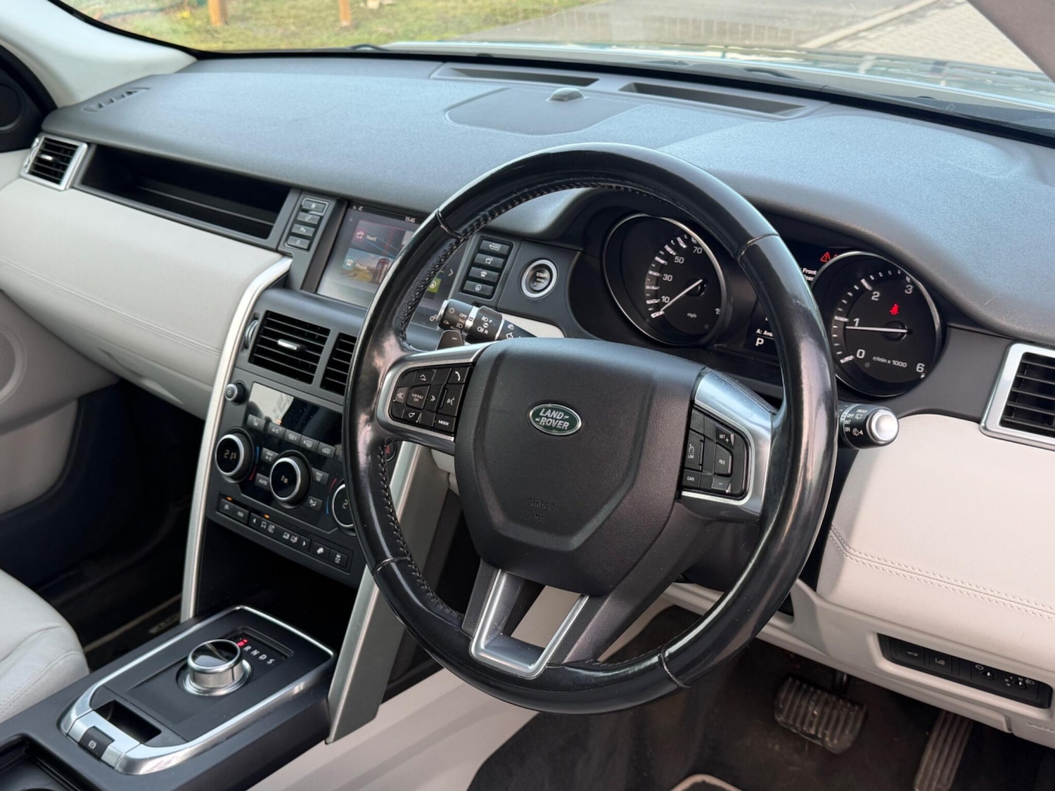 Used Land Rover Discovery Sport 2015 for sale - 77559950: Photo 6