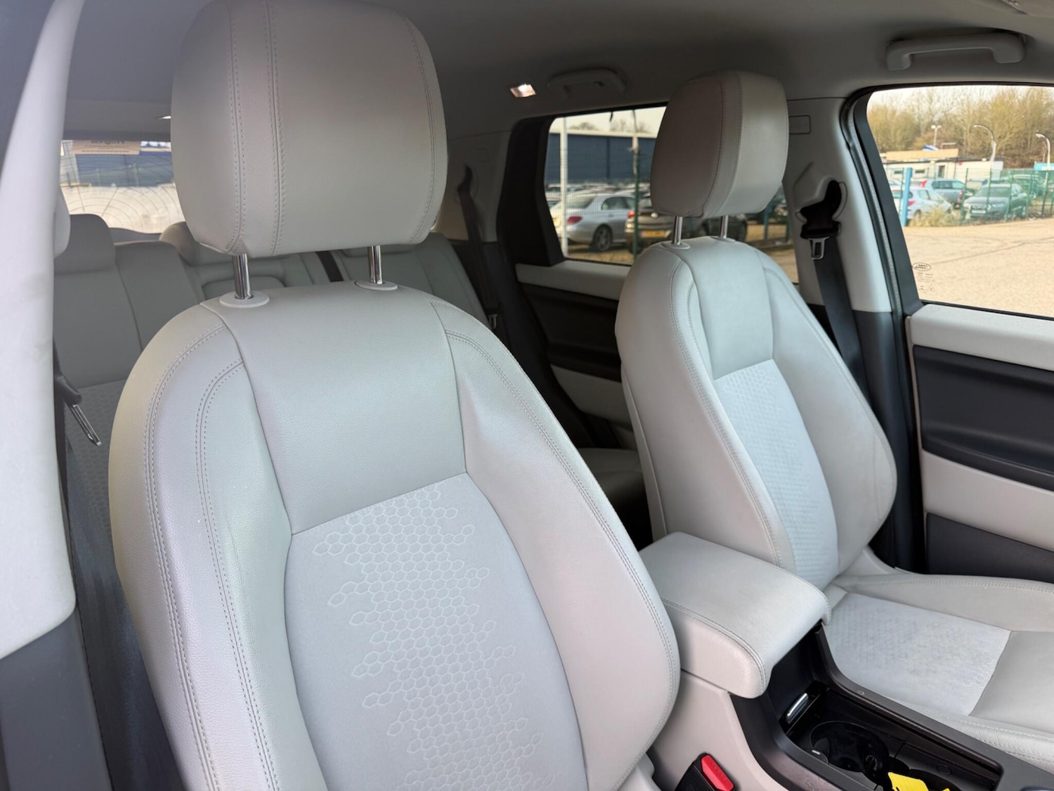 Used Land Rover Discovery Sport 2015 for sale - 77559950: Photo 7