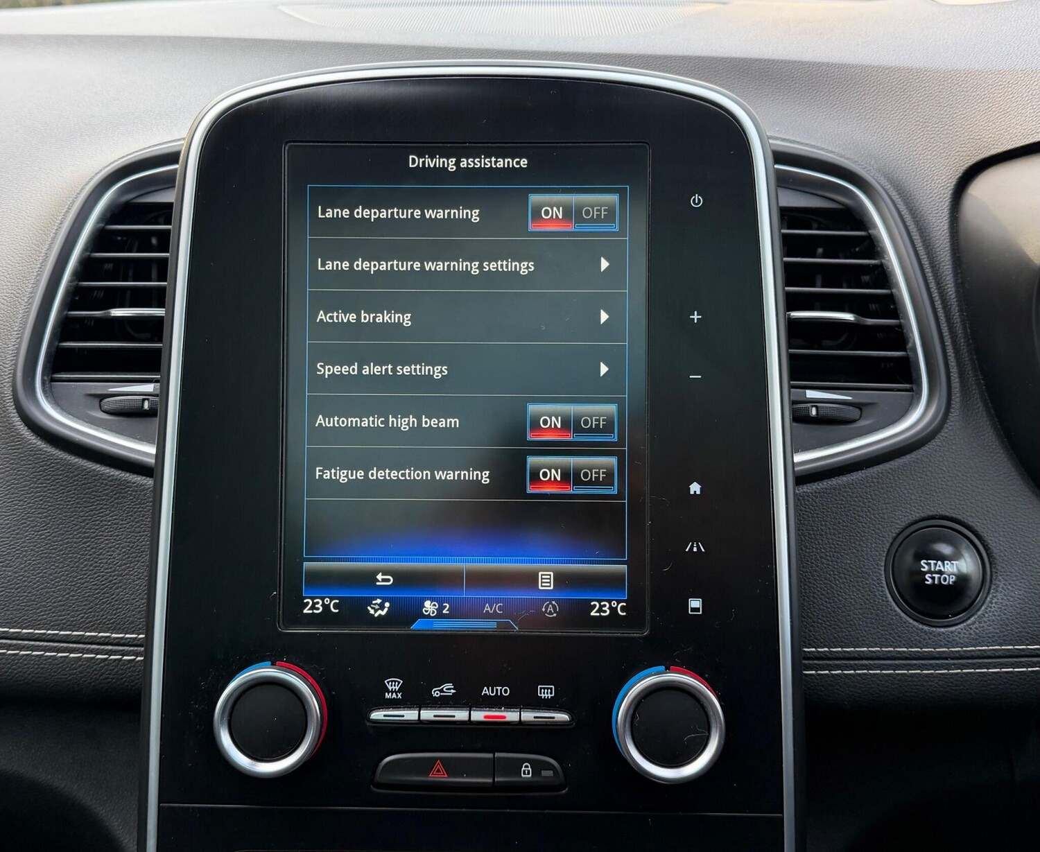 Used Renault Grand Scenic 2017 for sale - 77469216: Photo 21