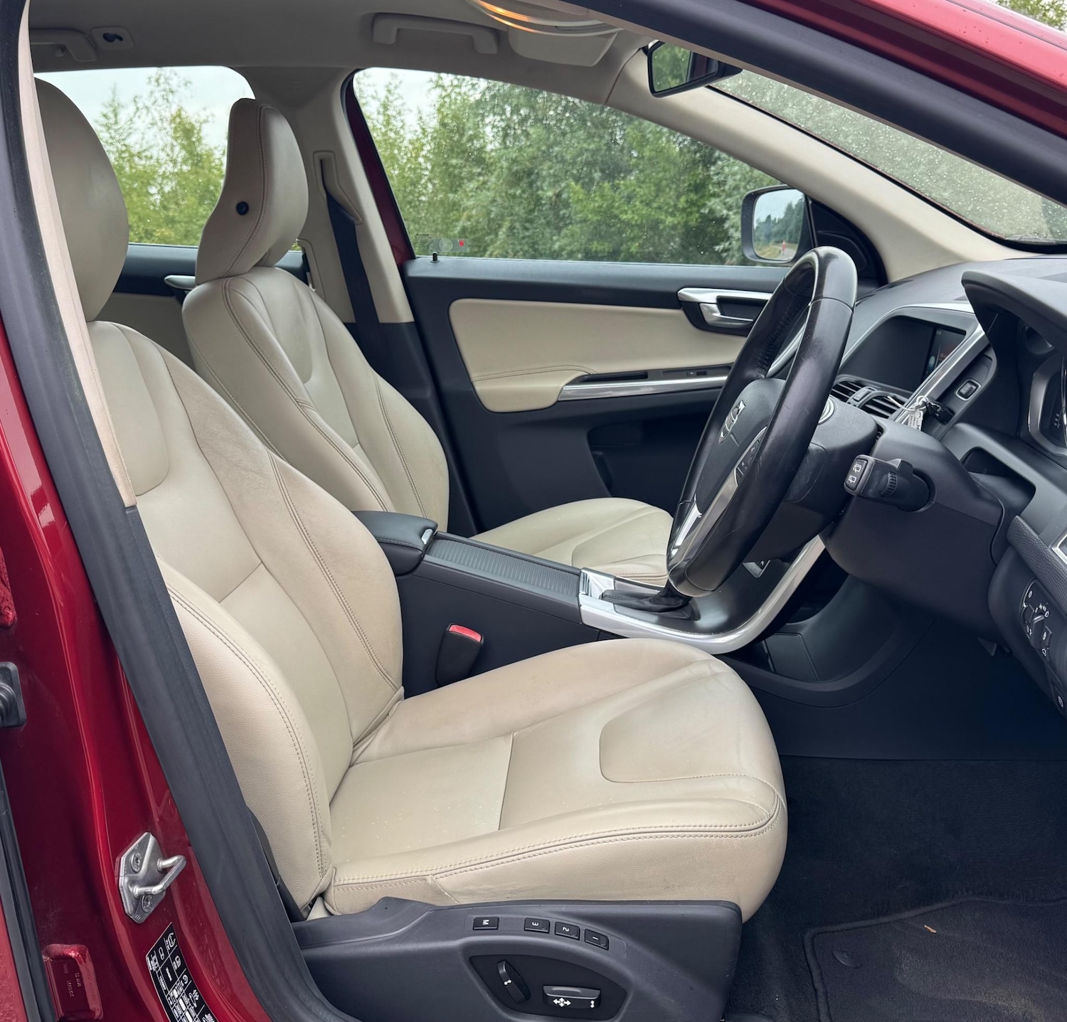 Used Volvo XC60 for sale - 77469398: Photo 5