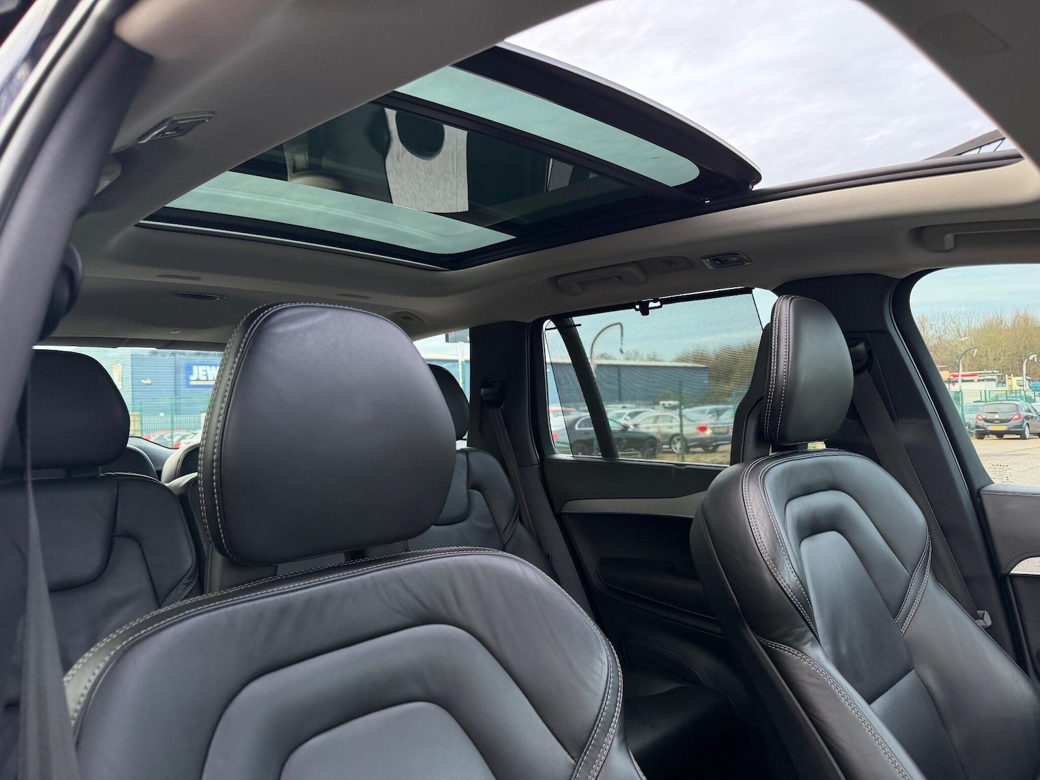 Used Volvo XC90 2015 for sale - 76850141: Photo 8