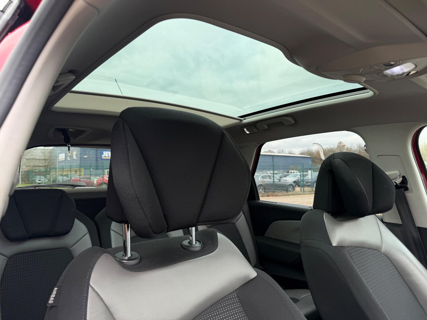 Used Citroen C4 Picasso 2014 for sale - 76585010: Photo 7