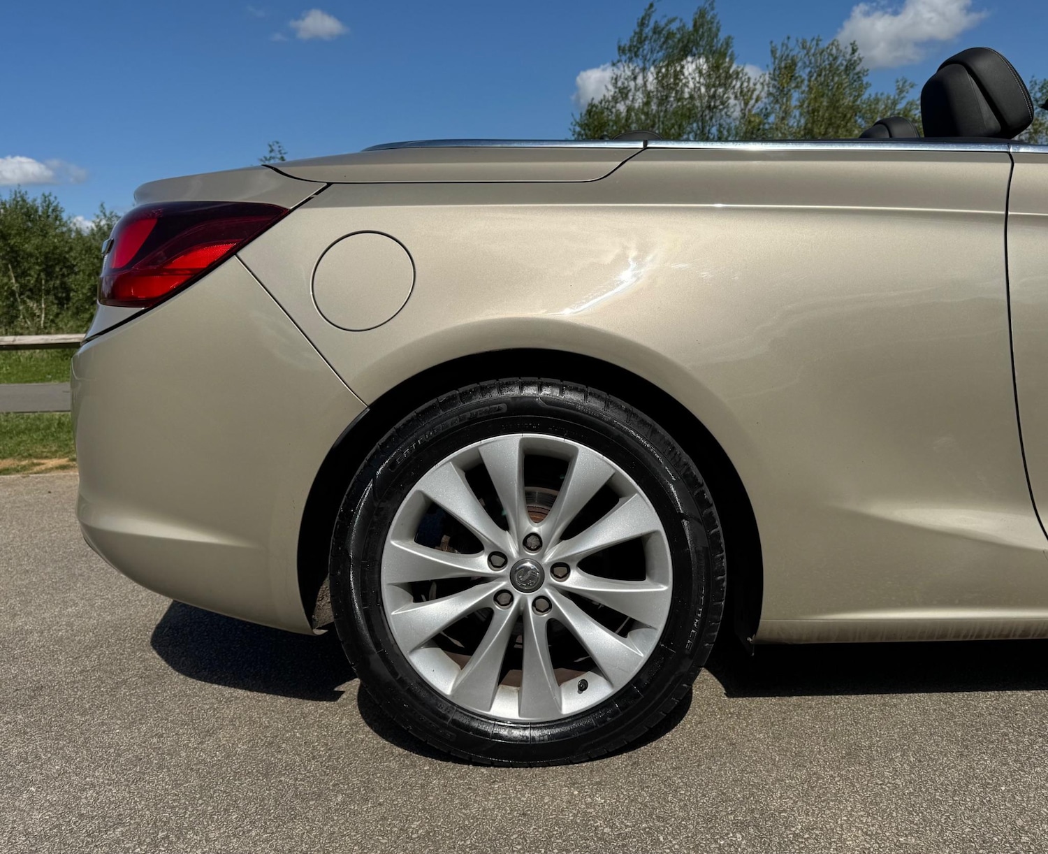 Used Vauxhall Cascada 2013 for sale - 77469381: Photo 22