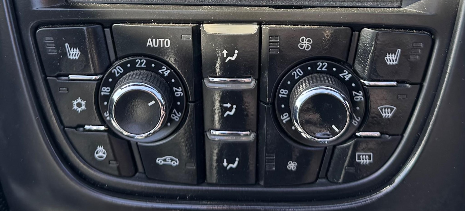 Used Vauxhall Cascada 2013 for sale - 77469381: Photo 8