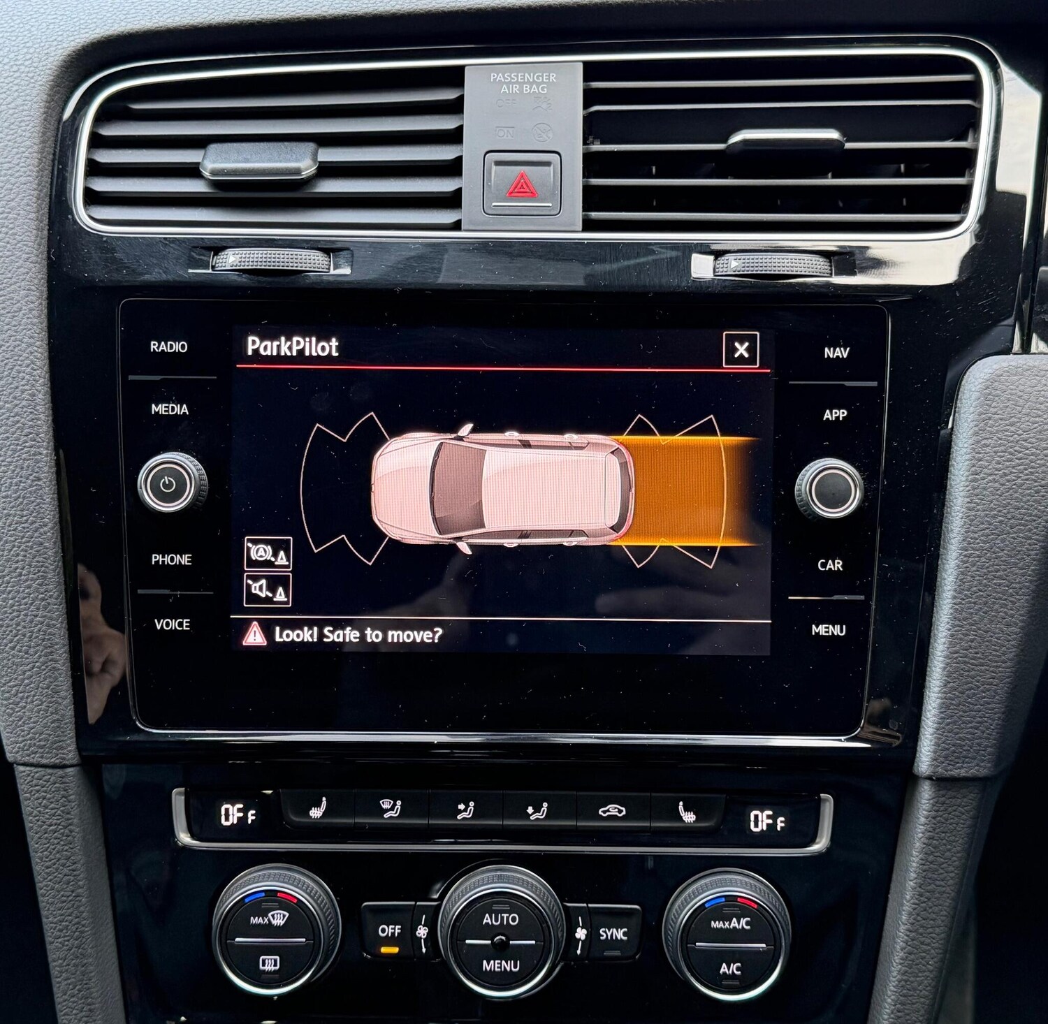 Used Volkswagen Golf 2018 for sale - 76108829: Photo 23