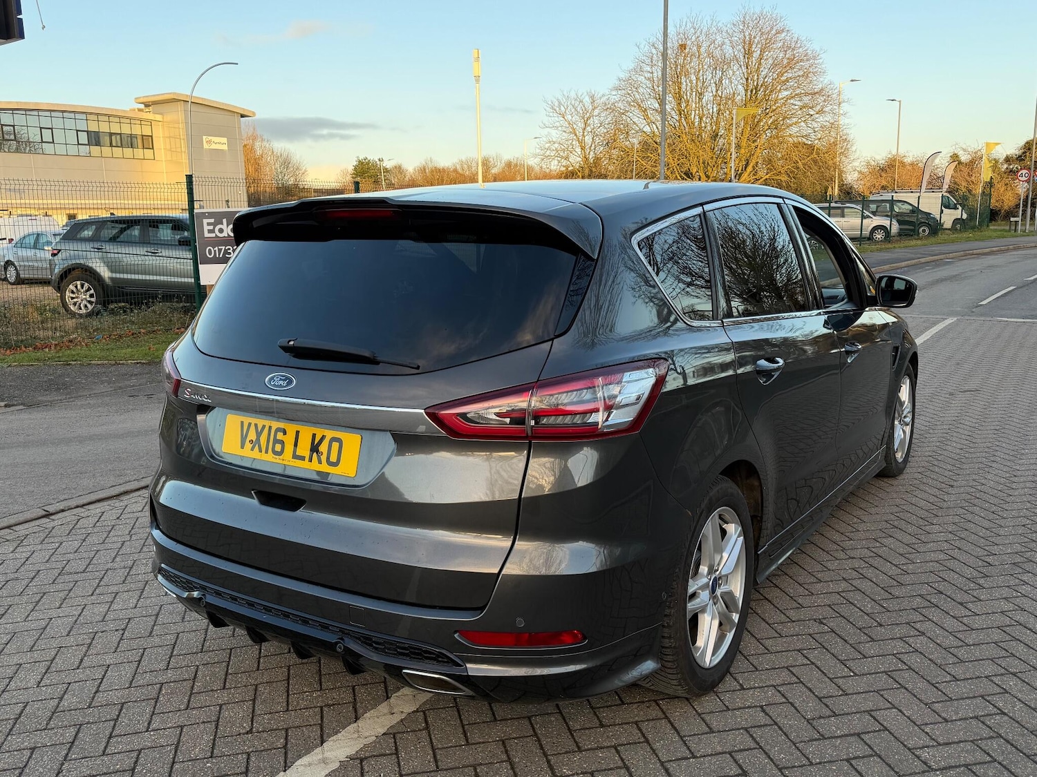 Used Ford S-Max 2016 for sale - 76689836: Photo 4
