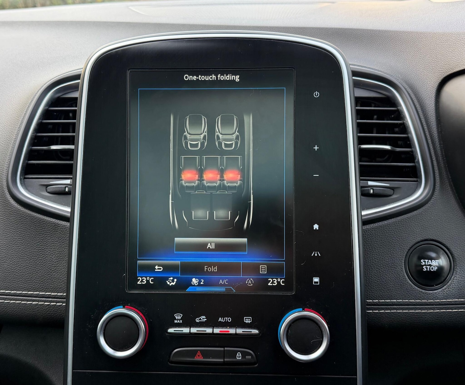 Used Renault Grand Scenic 2017 for sale - 76689771: Photo 23