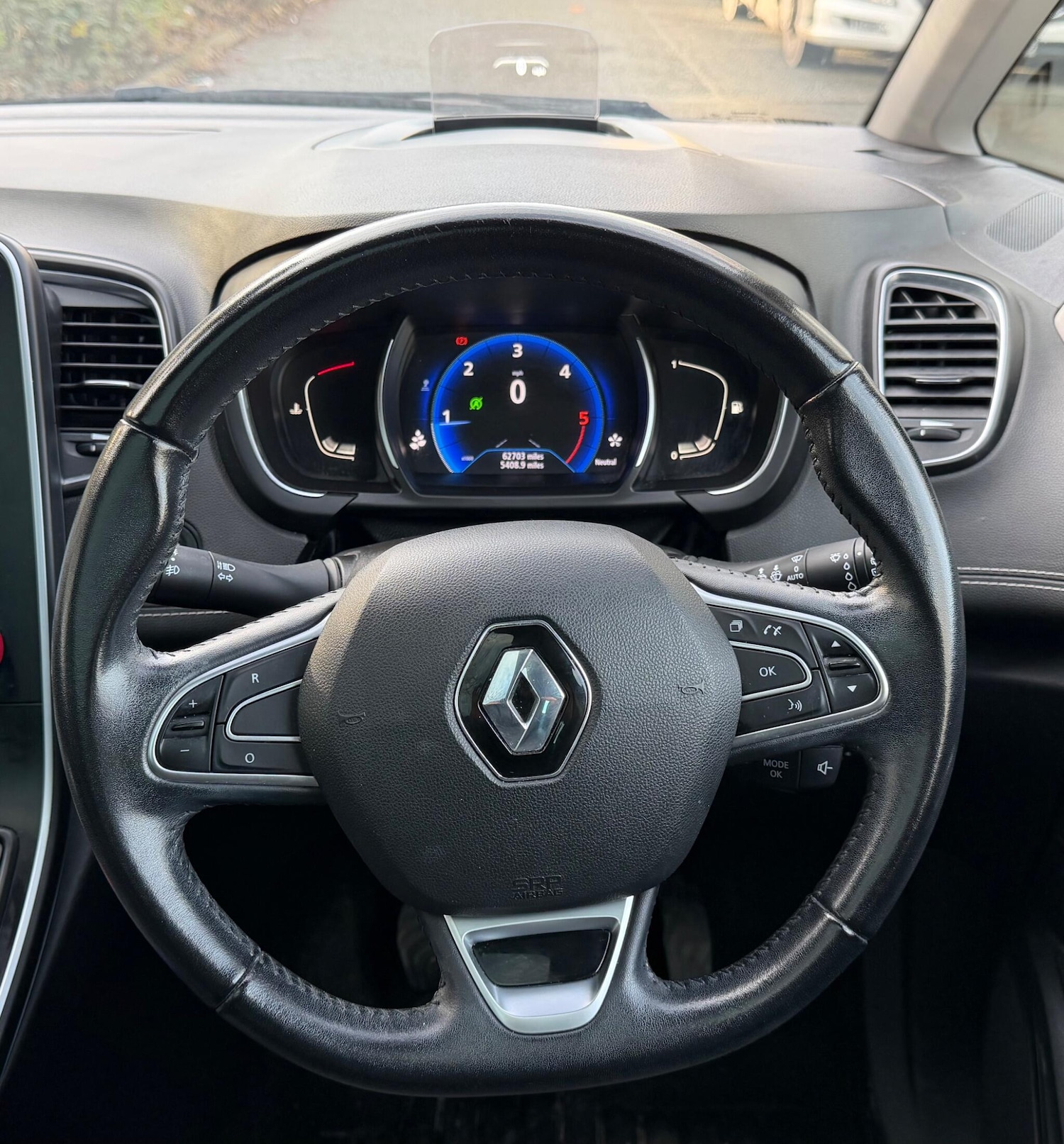 Used Renault Grand Scenic 2017 for sale - 76689771: Photo 30