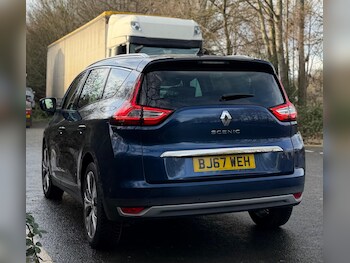 Used Renault Grand Scenic 2017 for sale - 76689771: Photo