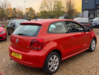 Used Volkswagen Polo 2010 for sale - 76388277: Photo